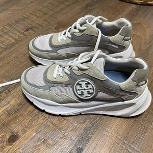 Tory Burch Trainer, like new, size 6.